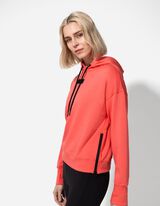 Pulover s kapuco - Mehko na otip - svetlo rdeca