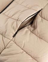 Prešívaná vesta - Kapucňa s tunelovým sťahovaním - bezova