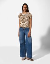 Tričko - Květovan&yacute; vzor - hneda