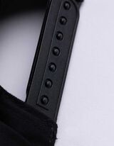 Baseballov&aacute; čapica - Aplik&aacute;cia - cierna