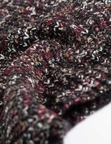 Sweter z dzianiny - dekolt w serek - czarny