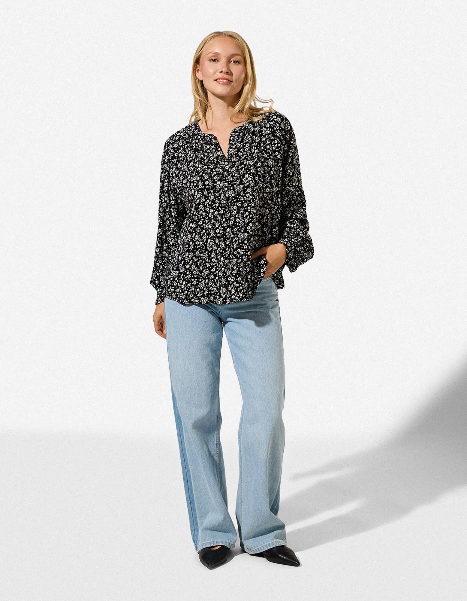 Bluse - Florales Muster - Schwarz