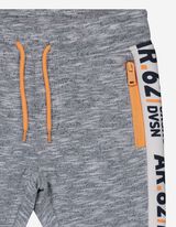 Elt&eacute;rő sz&iacute;nű cs&iacute;kkal - sotetkek