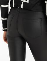 Traperice - Izgled kože - crna