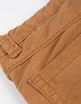 Osnovne kavbojke - kroj Slim Fit - svetlo rjava