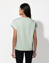 T-s&auml;rk - sisaldab modaali - heleroheline