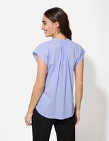 Palaidinė - V formos i&scaron;kirptė - sviesiai melynas