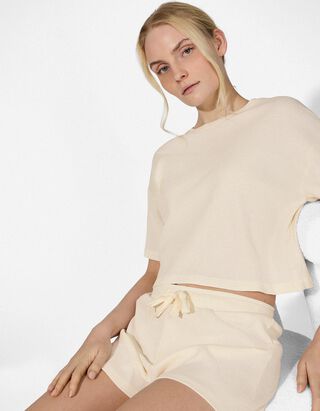 Pyjama Set aus Shirt und Shorts - Waffelstruktur - wei&szlig;