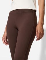 Leg&iacute;ny - Priedu&scaron;n&yacute; - tmavohneda