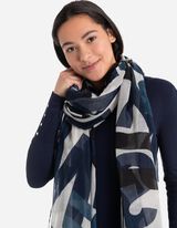 chusta - wzór na całej powierzchni - ciemny niebieski