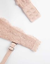 Sutien balconette - Garnitură din dantelă - Roz