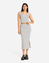 Hossz&uacute; szoknya - Finoman bord&aacute;zott - feher