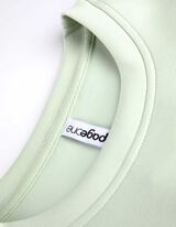 T-s&auml;rk - sisaldab modaali - heleroheline