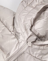 Steppelt dzseki - V&iacute;zlepergető - b&eacute;zs