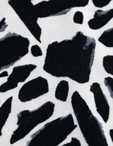 T-s&auml;rk - n&ouml;&ouml;rkinnitus - valge