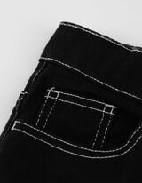 Dž&iacute;nsov&eacute; &scaron;ortky - čierna dž&iacute;nsovina - cierna