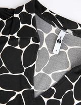 bluzka koszulowa - dekolt w serek - czarny