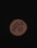 T-s&auml;rk - n&ouml;&ouml;biliist - must