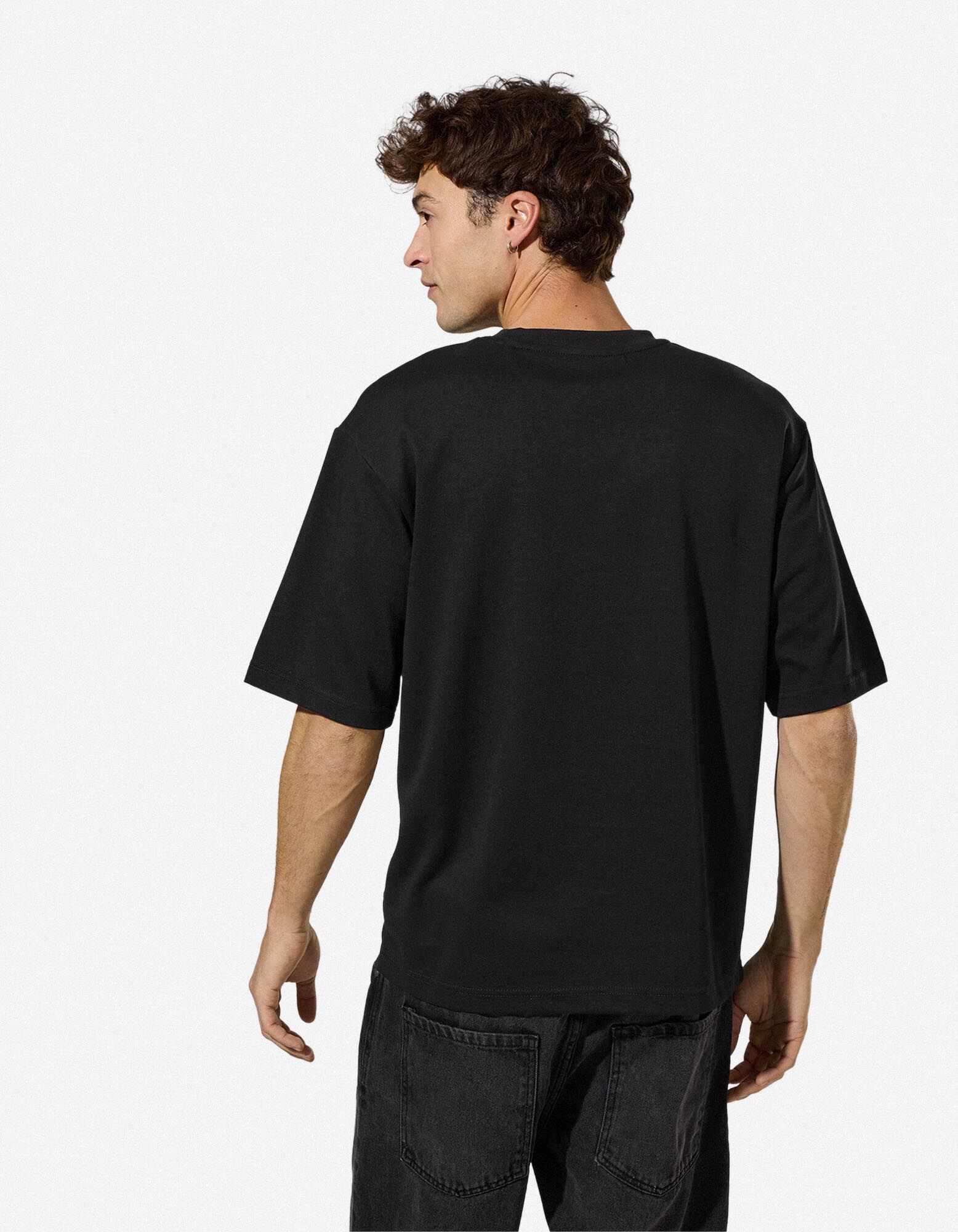 T-Shirt - Oversized Fit - Schwarz