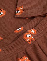 Särgist ja pükstest koosnev pidžaamakomplekt  - soonikkoes - helepruun