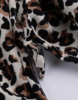 Leopard print - bela
