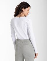 Hossz&uacute; ujj&uacute; felső - Bord&aacute;zott - feher