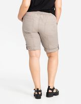 Bermuda  - Risvolti fissi sul fondo gamba - beige