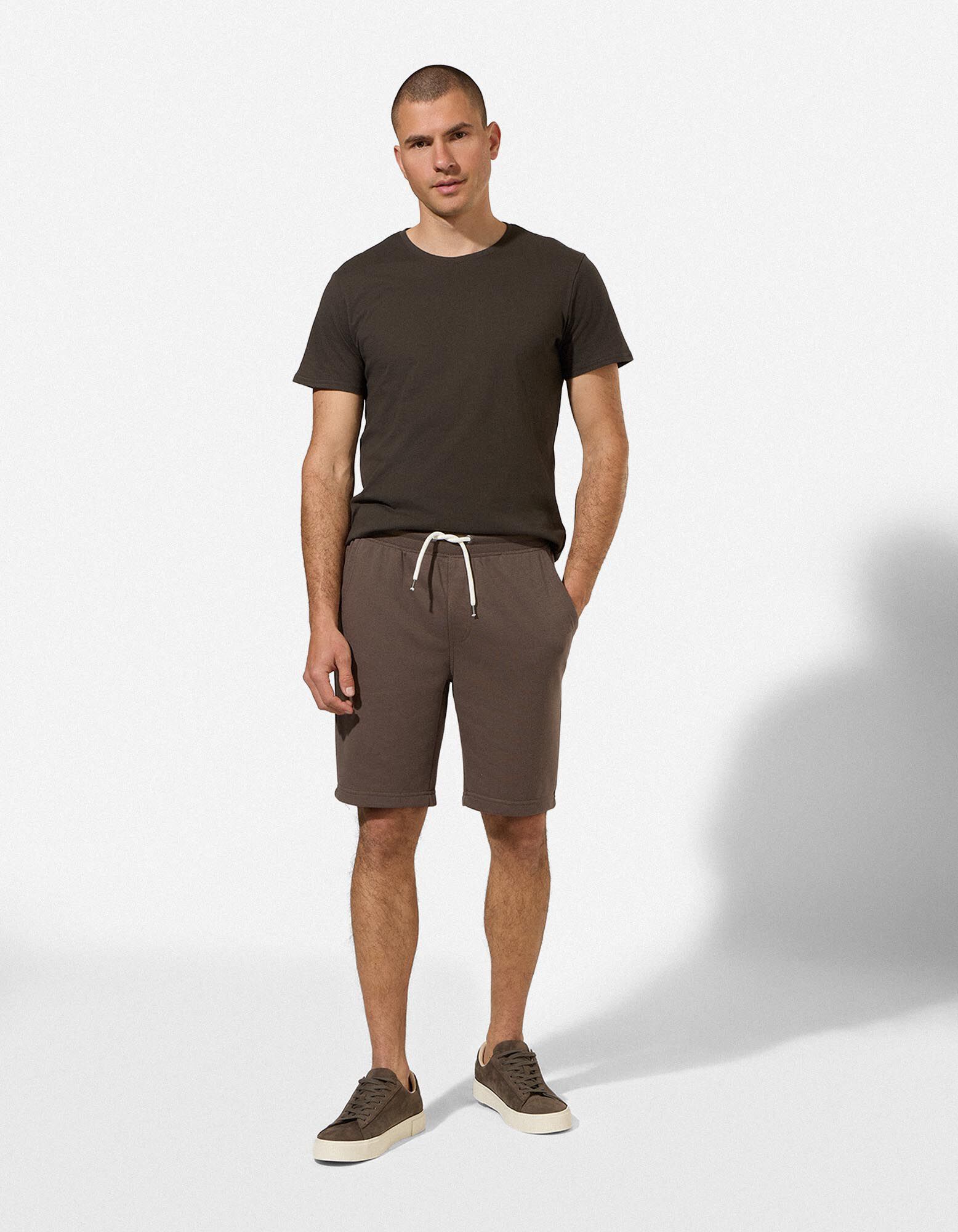 L&uuml;hikesed p&uuml;ksid - Regular Fit - pruun