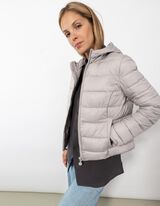 Steppelt dzseki - V&iacute;zlepergető - b&eacute;zs