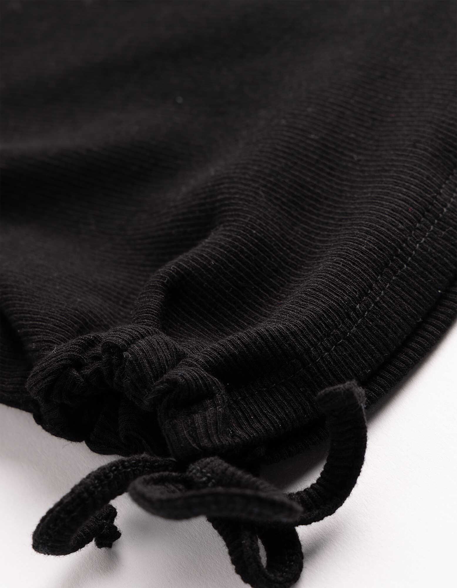 Top sans manches - D&eacute;coupes - noir