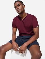 Póló - Póló nyakkivágása - mélyvörös