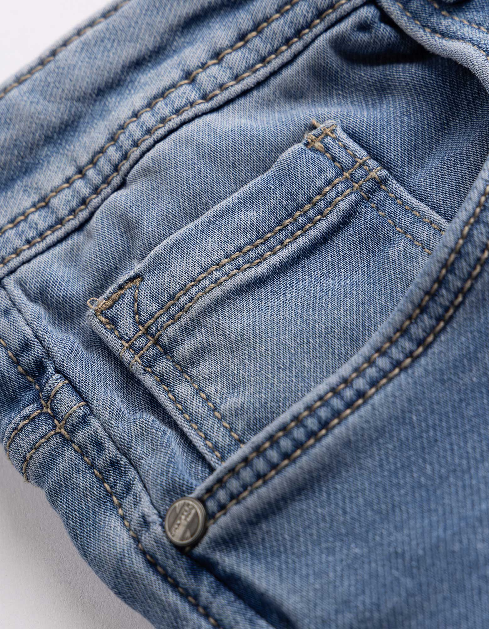 Jeans hlače - Učinki pranja - svetlo modra