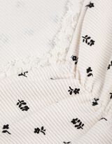 Tricou - Garnitură din dantelă - Alb