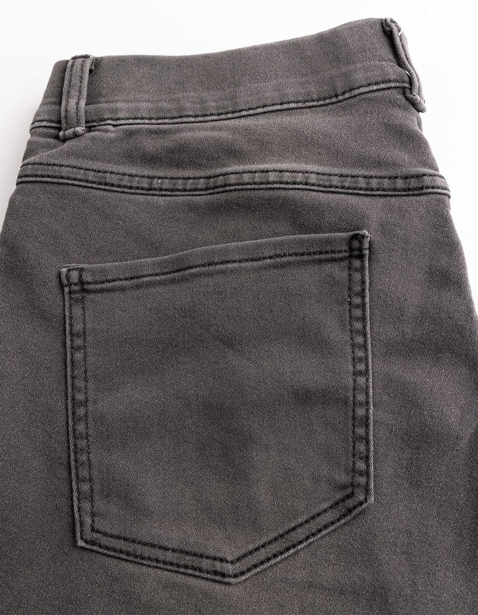 Kalhoty capri - Velmi přil&eacute;hav&yacute; střih Skinny Fit - seda
