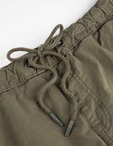 spodnie bojówki - troczek na dole - ciemny zielony