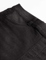 Kapri hlače - Kroj Skinny Fit - črna