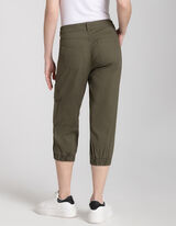 Capri hlače - Relaxed Fit - tamno zelena