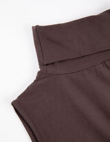 Topp - k&otilde;rge kaelus - helepruun