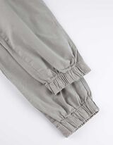 &Scaron;portne hlače - Jogger Fit - siva