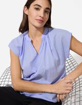 Palaidinė - V formos i&scaron;kirptė - sviesiai melynas