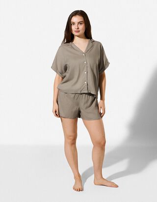 Pyjama Set aus Shirt und Shorts - Leinen-Optik - Khaki
