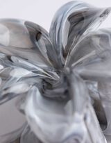 Lasnica - Cvetlični vzorec - crna