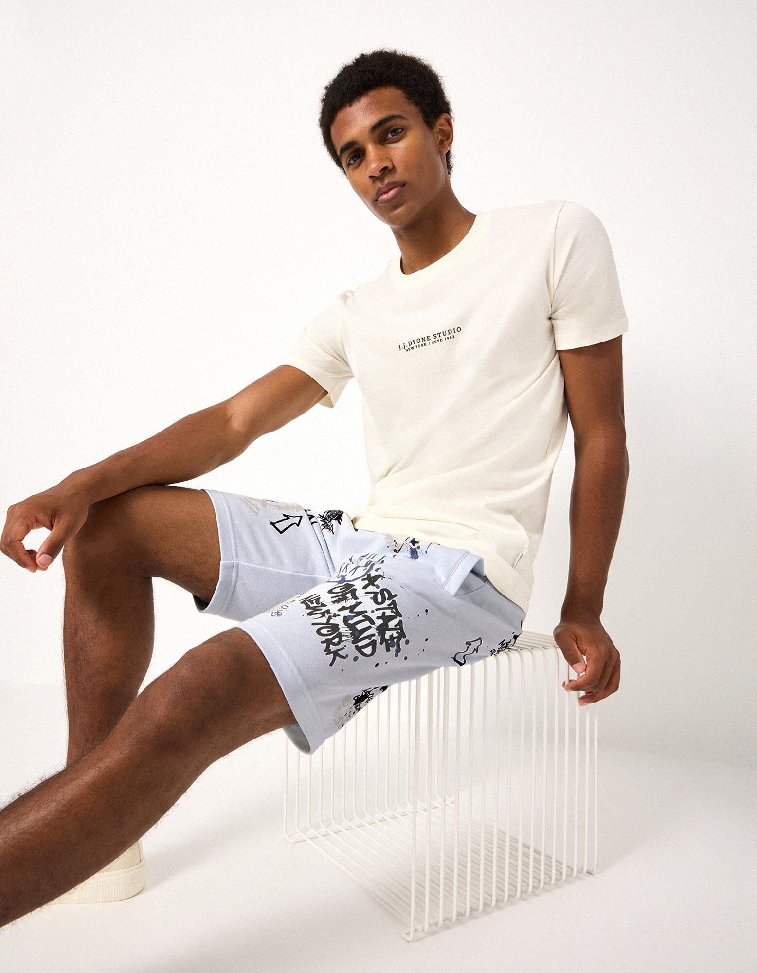 Shorts - Allover-Print - Hellblau