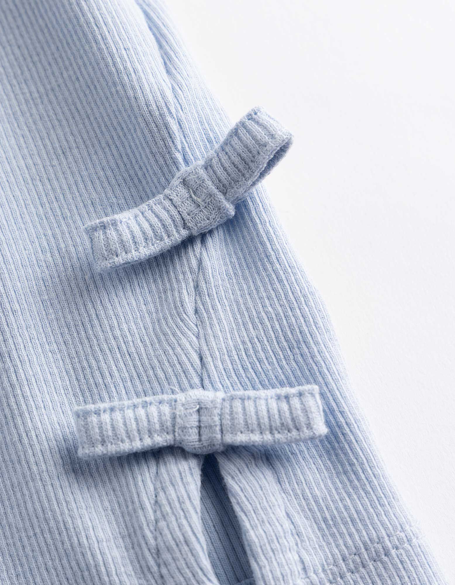 T-Shirt - Schleifenapplikation - hellblau