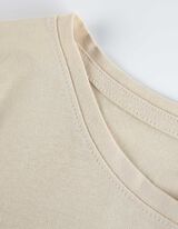 Hossz&uacute; ujj&uacute; felső - Nyomott minta - b&eacute;zs