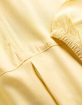 V v&yacute;střih - zluta