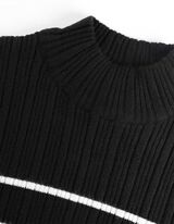 Megztinis - Kaklo iškirptė - juodas