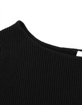 Úpletové šaty - Lodičkový výstrih - cierna