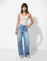 Ujjatlan felső - Strasszokkal - b&eacute;zs