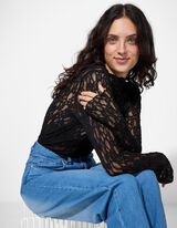 Felső - Csipkerátéttel - fekete